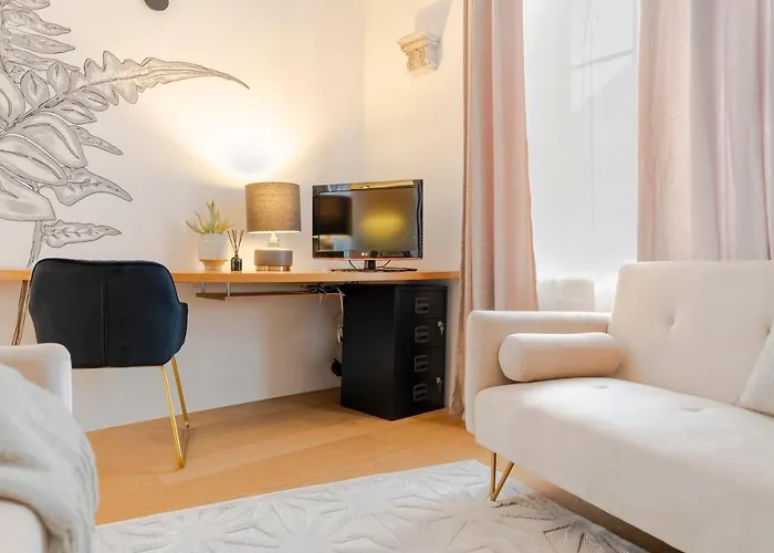 Revliving Historic Oldtown Kremže